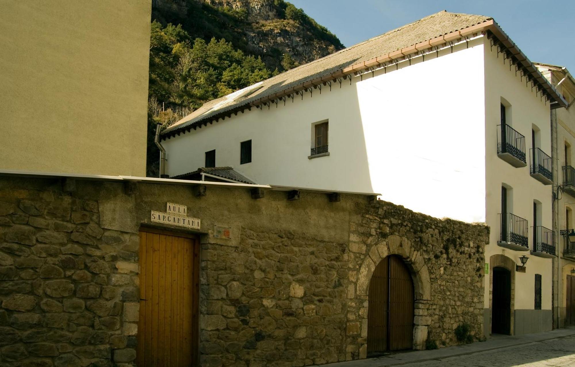 Albergue-Refugio Sargantana Canfranc Εξωτερικό φωτογραφία